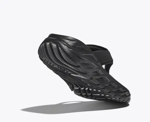 MEN'S HOKA ORA RECOVERY FLIP | BLACK / DARK GULL GRAY