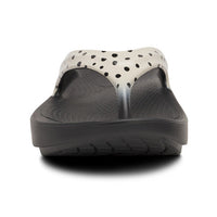 WOMEN'S OOFOS OOLALA SANDAL | PEBBLE