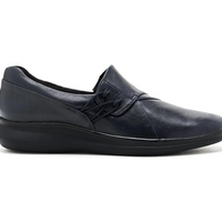 WOMEN'S CLARKS LYNELL SLIP | NAVY LEATHER