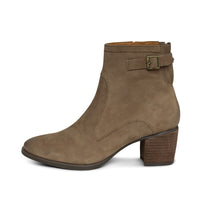 WOMEN'S AETREX RUBI BUCKLE BOOT | TAUPE