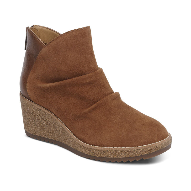 WOMEN'S AETREX KARA ANKLE WEDGE BOOT | COGNAC