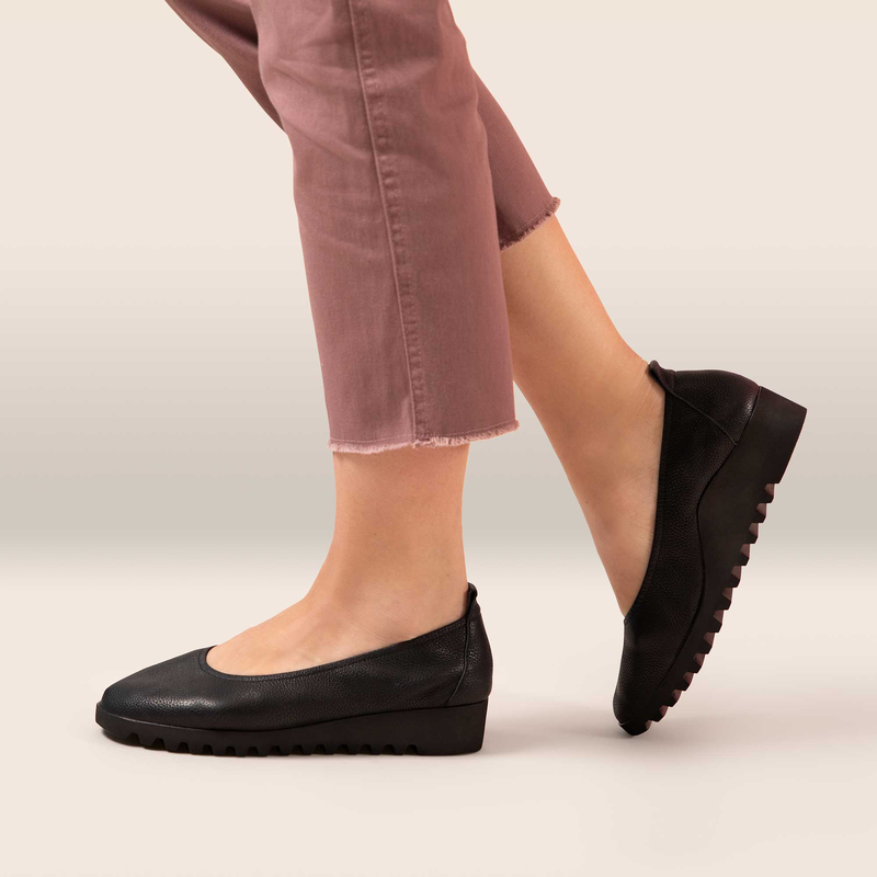 WOMEN'S AETREX BRIANNA BALLET FLAT | BLACK