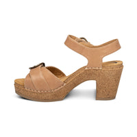 WOMEN'S AETREX TORY OPEN TOE HEEL | CAMEL