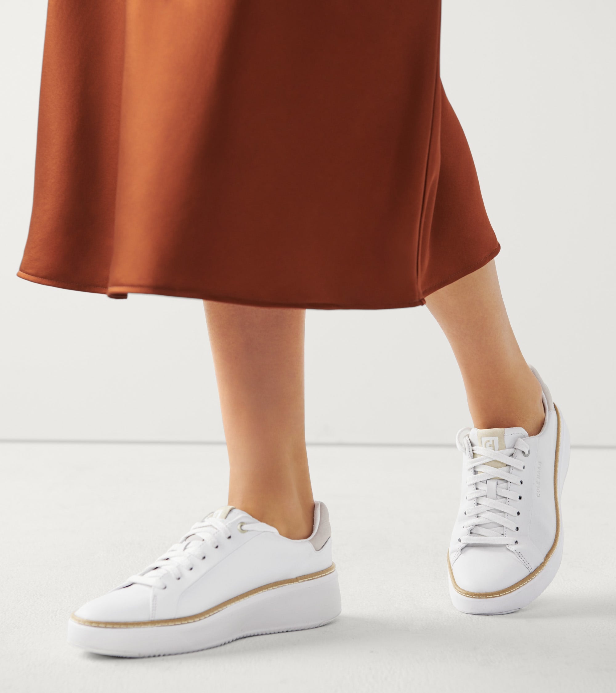 【PORTERNA】Laodin Sneakers Women's THE ROGER Spin | White & Blue | On United States