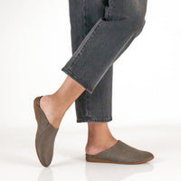 WOMEN'S DANSKO LYSA MULE | GREY | PEWTER LEATHER