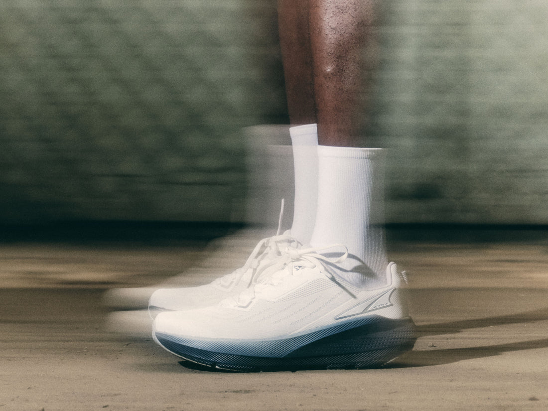 MEN'S ALTRA FWD VIA | BLACK | WHITE
