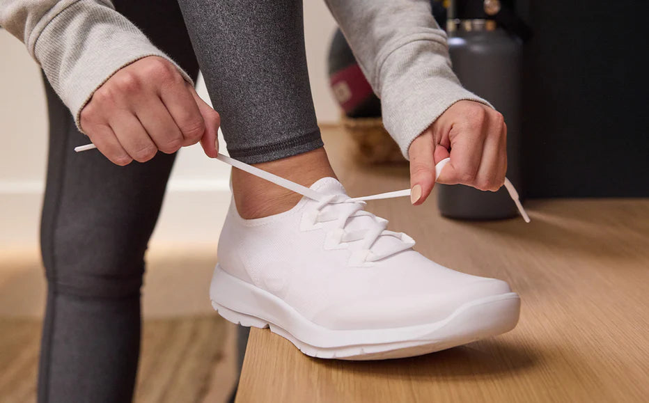 WOMEN'S OOFOS OOMG SPORT LS LOW SHOE | WHITE – Randy's Shoes