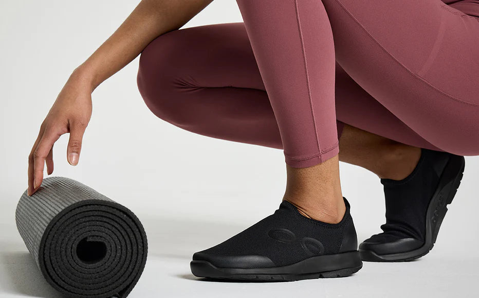 WOMEN'S OOFOS OOMG SPORT LOW SHOE | BLACK