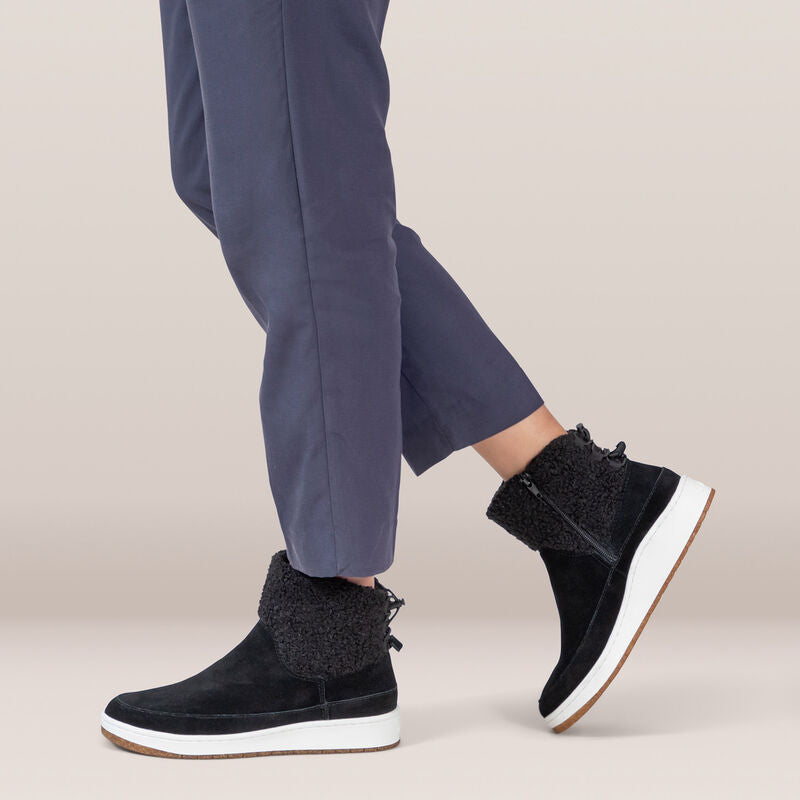 WOMEN'S AETREX WINNIE BOOT | TAN