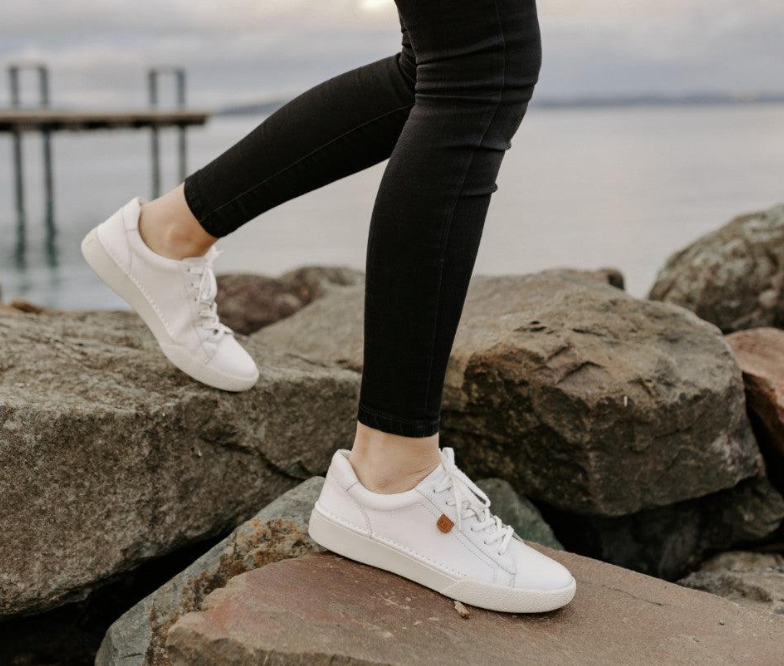 WOMEN'S JOSEF SEIBEL CLAIRE 01 | WHITE – Randy's Shoes