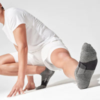 UNISEX FEETURES ELITE ULTRA LIGHT CUSHION NO SHOW SOCKS | GRAY
