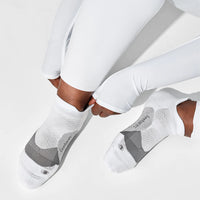 UNISEX FEETURES ELITE LIGHT CUSHION NO SHOW | WHITE