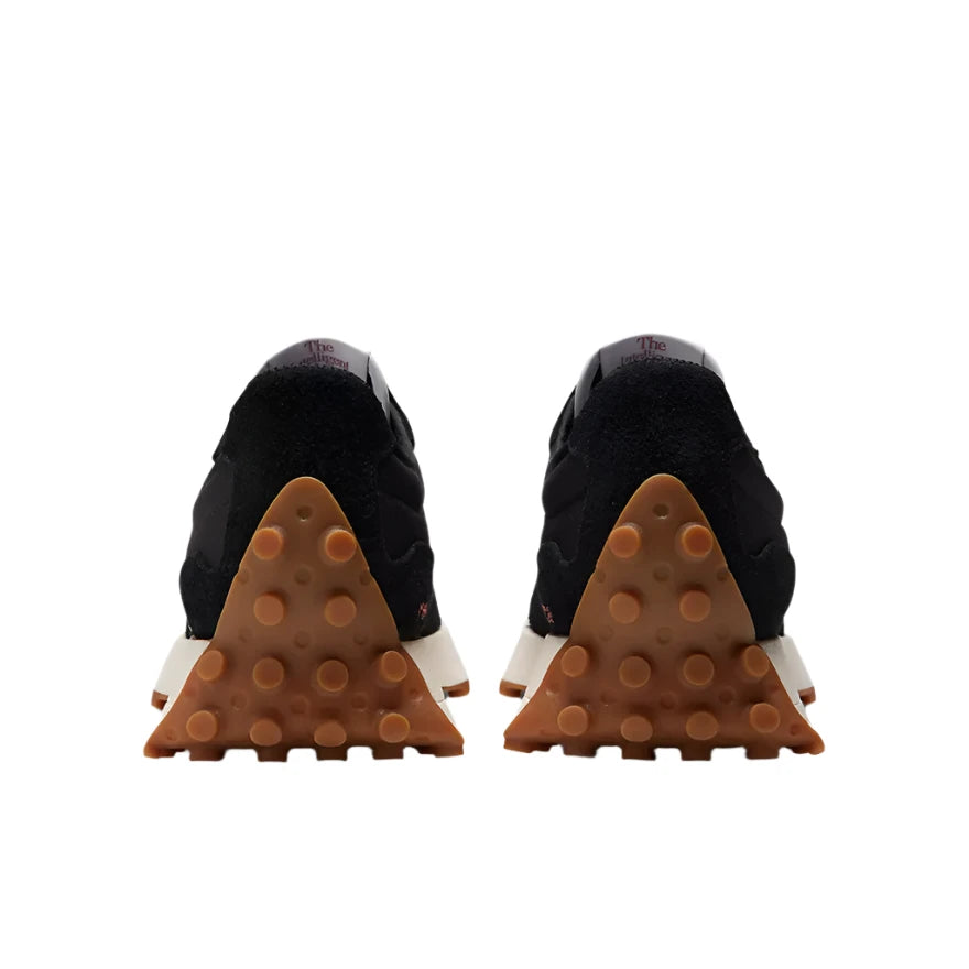WOMEN'S NEW BALANCE 327 | BLACK / WHITE / MINERAL RED