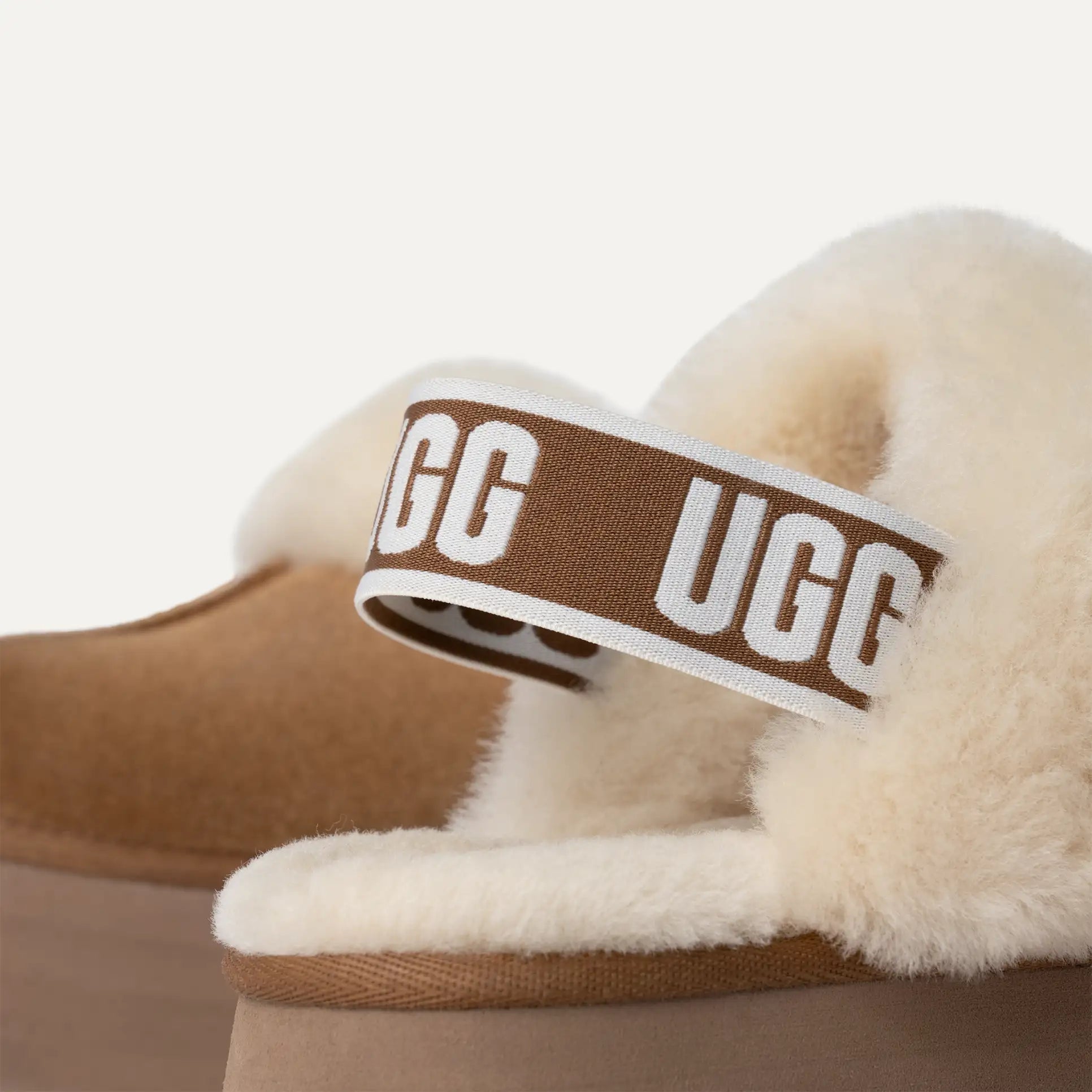 WOMEN'S UGG FUNKETTE | CHESTNUT â Randy's Shoes