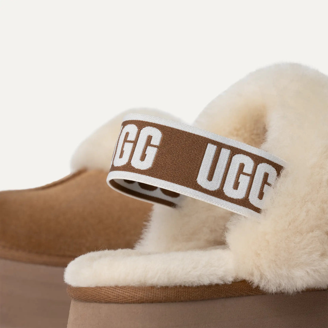 WOMEN'S UGG FUNKETTE | CHESTNUT