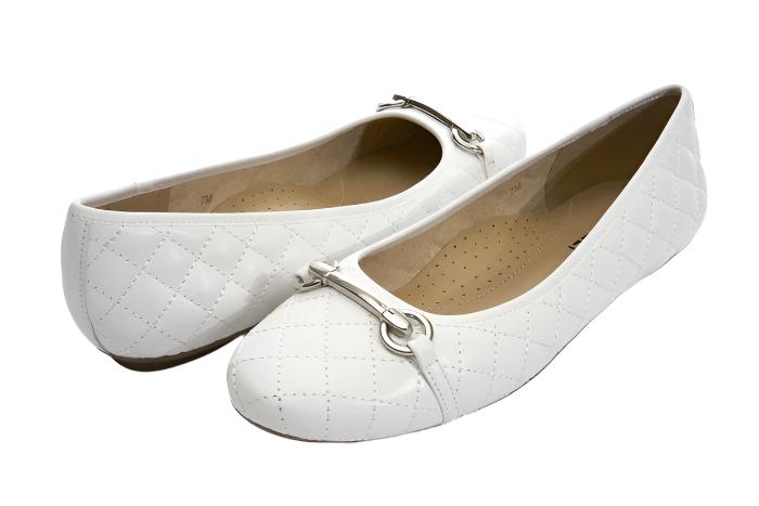 WOMEN'S VANELI STACY BALLET FLAT WHITE QUILTED NAPPA – Randy's Shoes