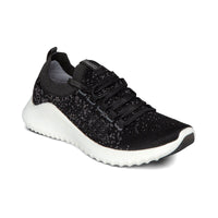 WOMEN'S AETREX CARLY SNEAKERS | BLACK