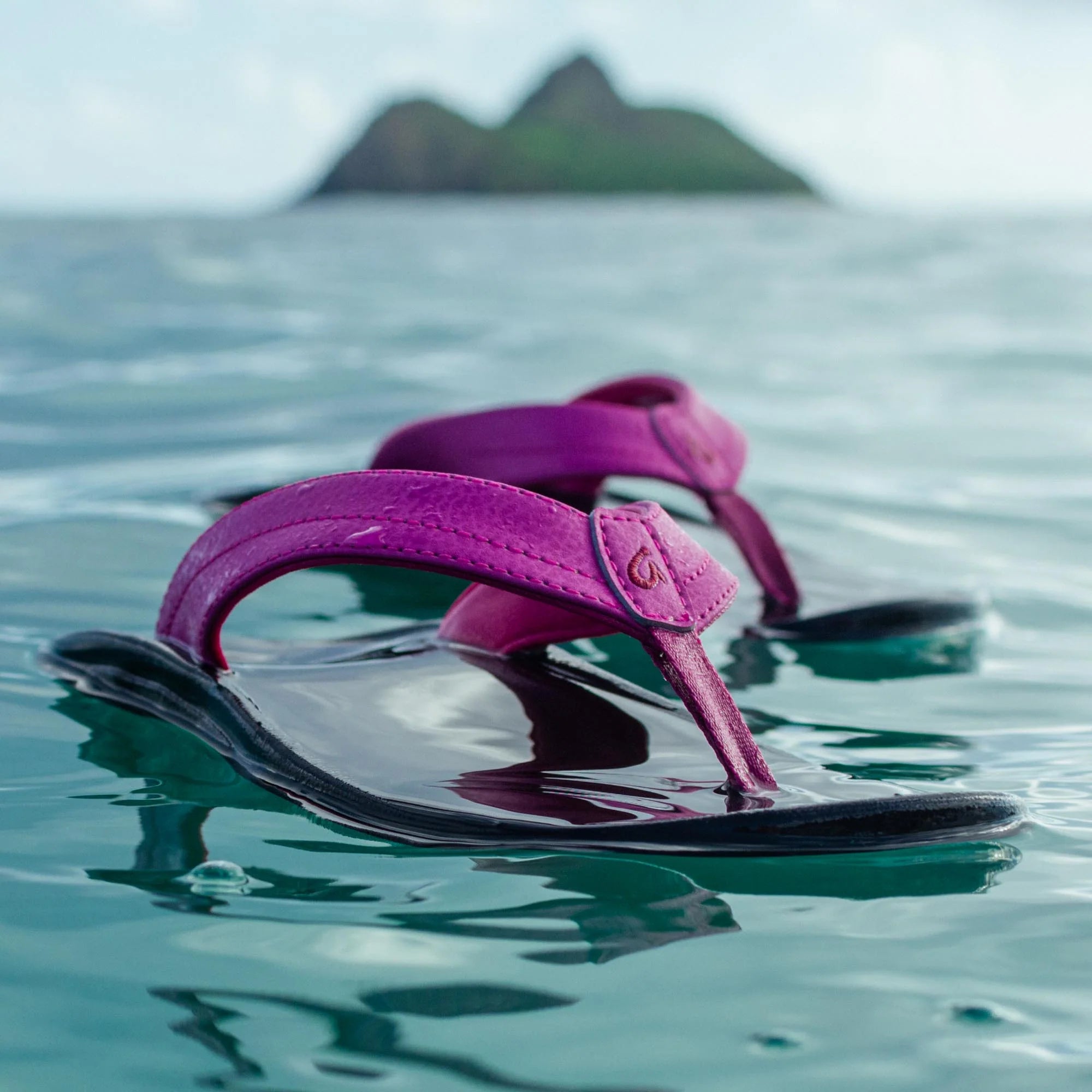 WOMEN'S OLUKAI 'OHANA | ORCHID FLOWER / BLACK – Randy's Shoes