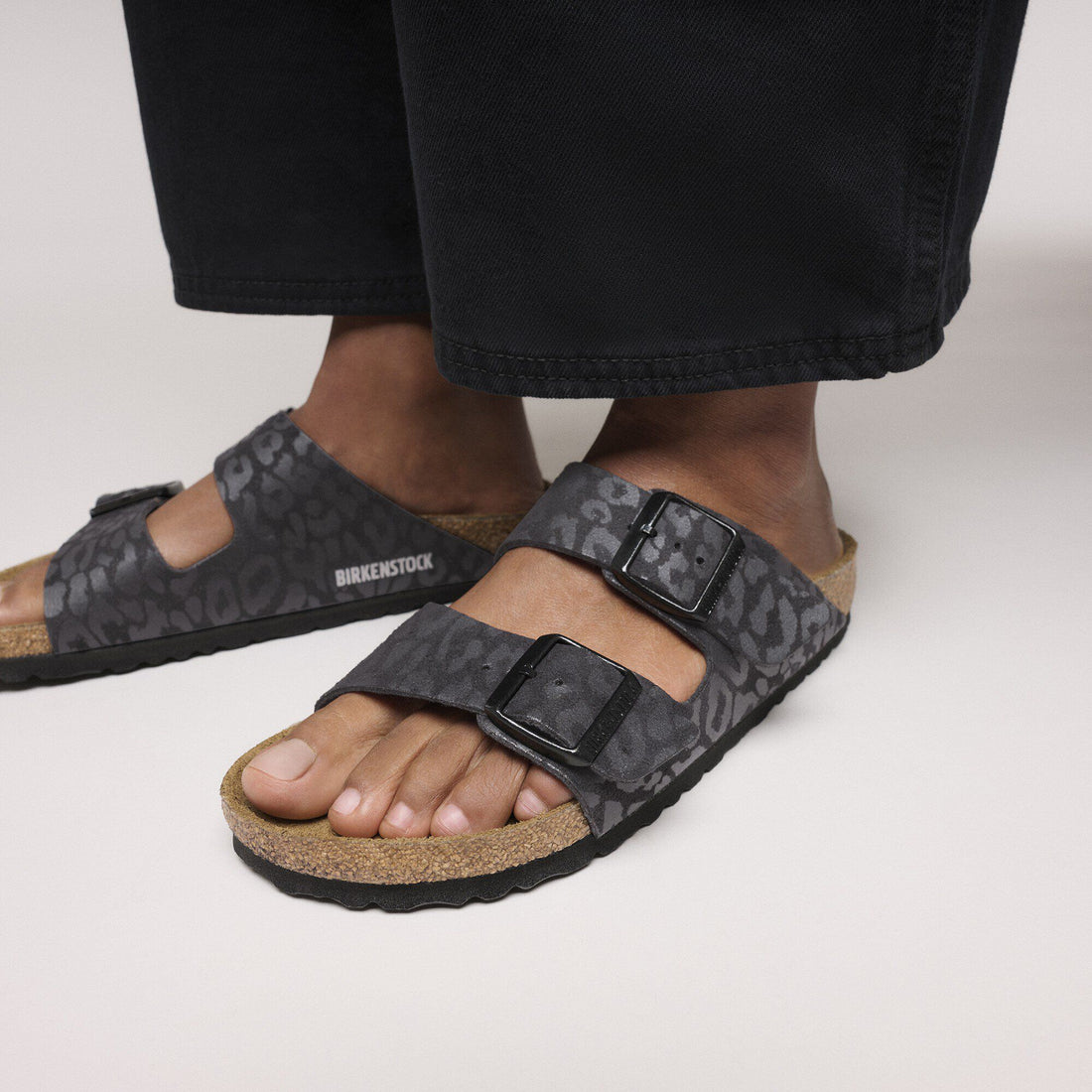 WOMEN'S BIRKENSTOCK ARIZONA SYNTHETIC BS | LEO BLACK