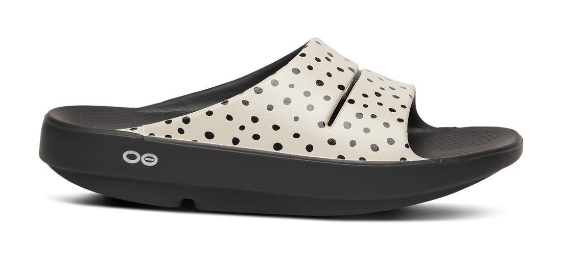 WOMEN'S OOFOS OOAHH LIMITED SLIDE SANDAL | PEBBLE
