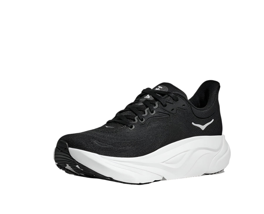 WOMEN'S HOKA ARAHI 8 | BLACK / WHITE