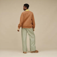 WOMEN'S UGG LOGO CREWNECK | CHESTNUT