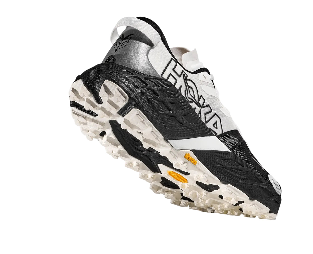 MEN'S HOKA SPEEDGOAT 7 | BLACK | WHITE