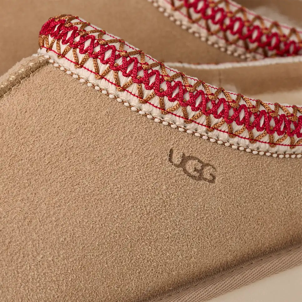 WOMEN'S UGG TASMAN II | SAND | DARK CHERRY