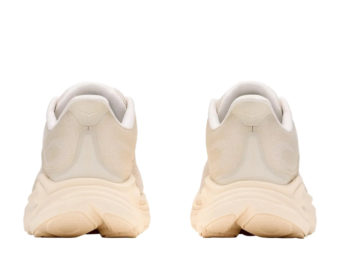 WOMEN'S HOKA CLIFTON 11 | ALABASTER | OAT MILK