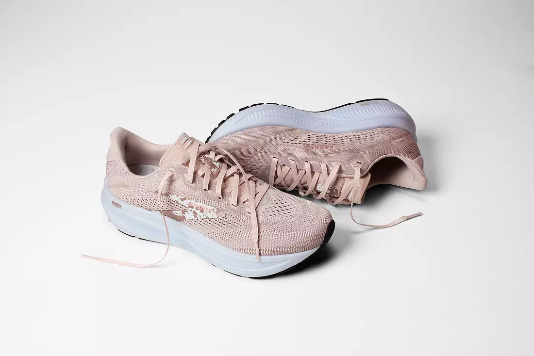 WOMEN'S BROOKS GHOST 18 | PEACH WHIP / WHITE / BLACK