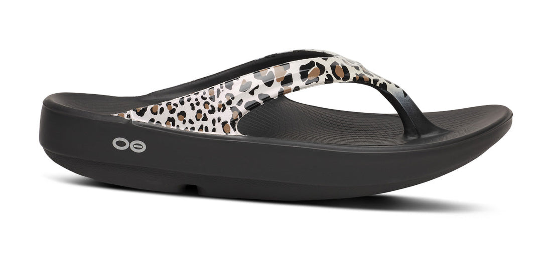 WOMEN'S OOFOS OOLALA SANDAL | LEOPARD