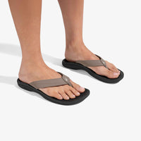 WOMEN'S OLUKAI 'OHANA | WARM TAUPE / BLACK