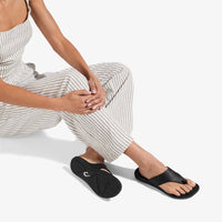 WOMEN'S OLUKAI HO'OPIO MELE | BLACK / BLACK