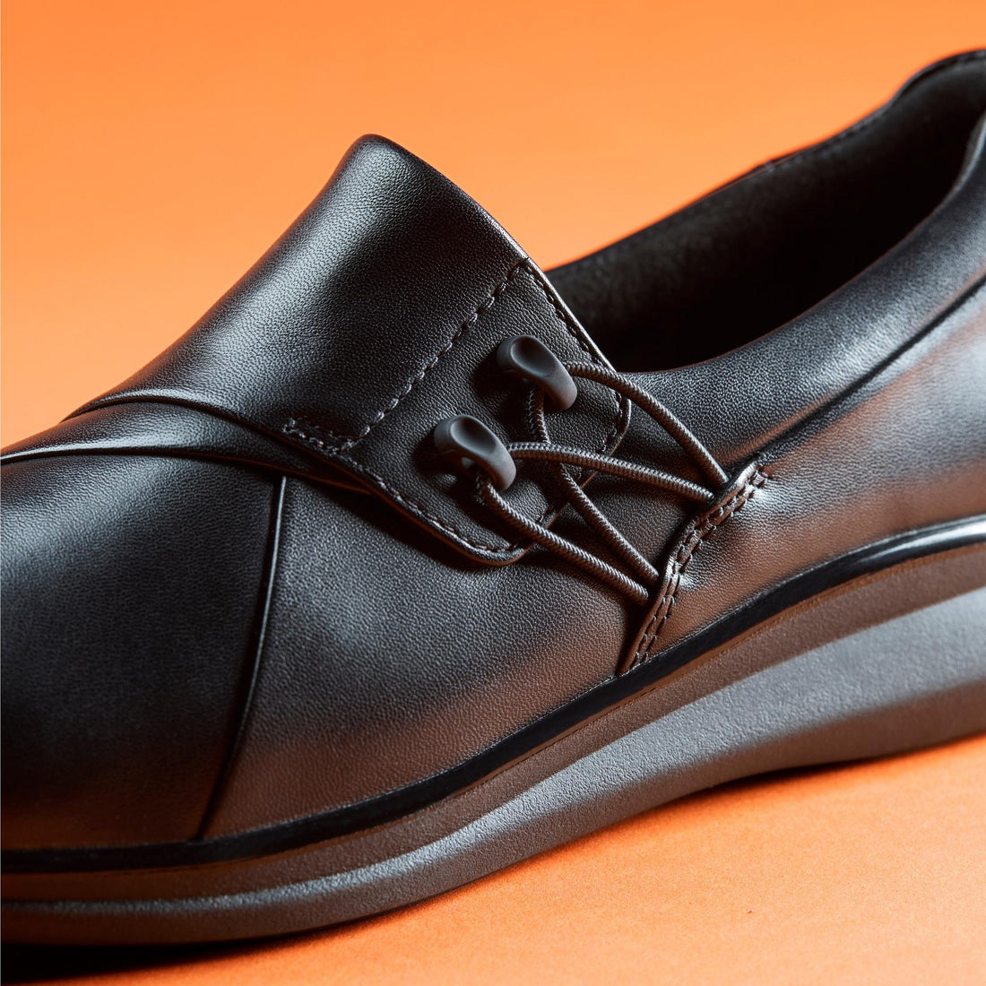 WOMEN'S CLARKS LYNELL SLIP | BLACK LEATHER
