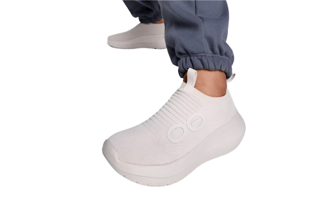 WOMEN'S OOFOS OOMY ZEN | CHALK