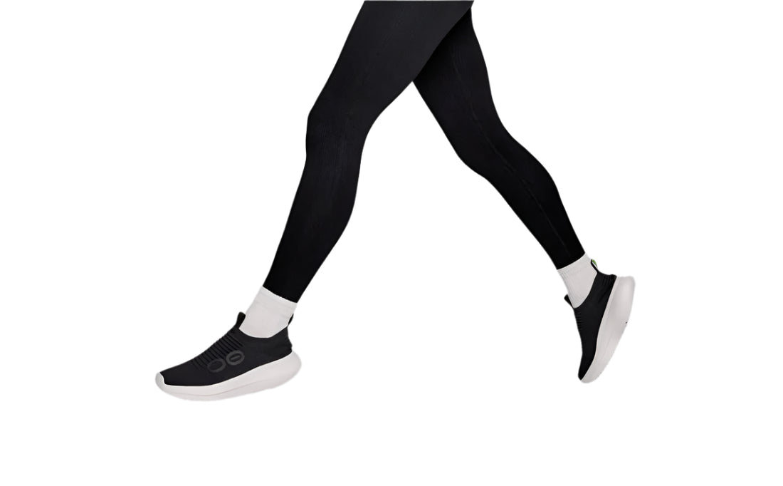 WOMEN'S OOFOS OOMY ZEN | CHALK BLACK