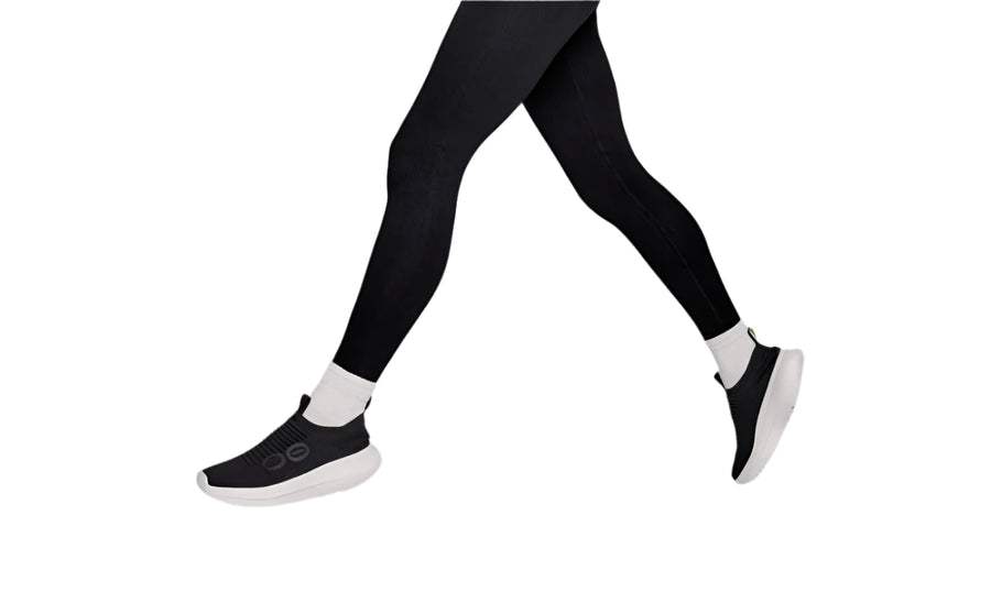 WOMEN'S OOFOS OOMY ZEN | CHALK BLACK