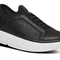 MEN'S OOFOS OOMG+ CLUB SLIP ON LEATHER SHOE | BLACK | WHITE