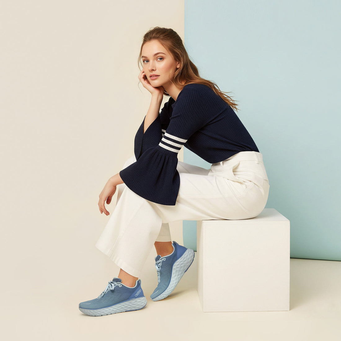 WOMEN'S AETREX DANIKA ARCH SUPPORT SNEAKER | SKY BLUE