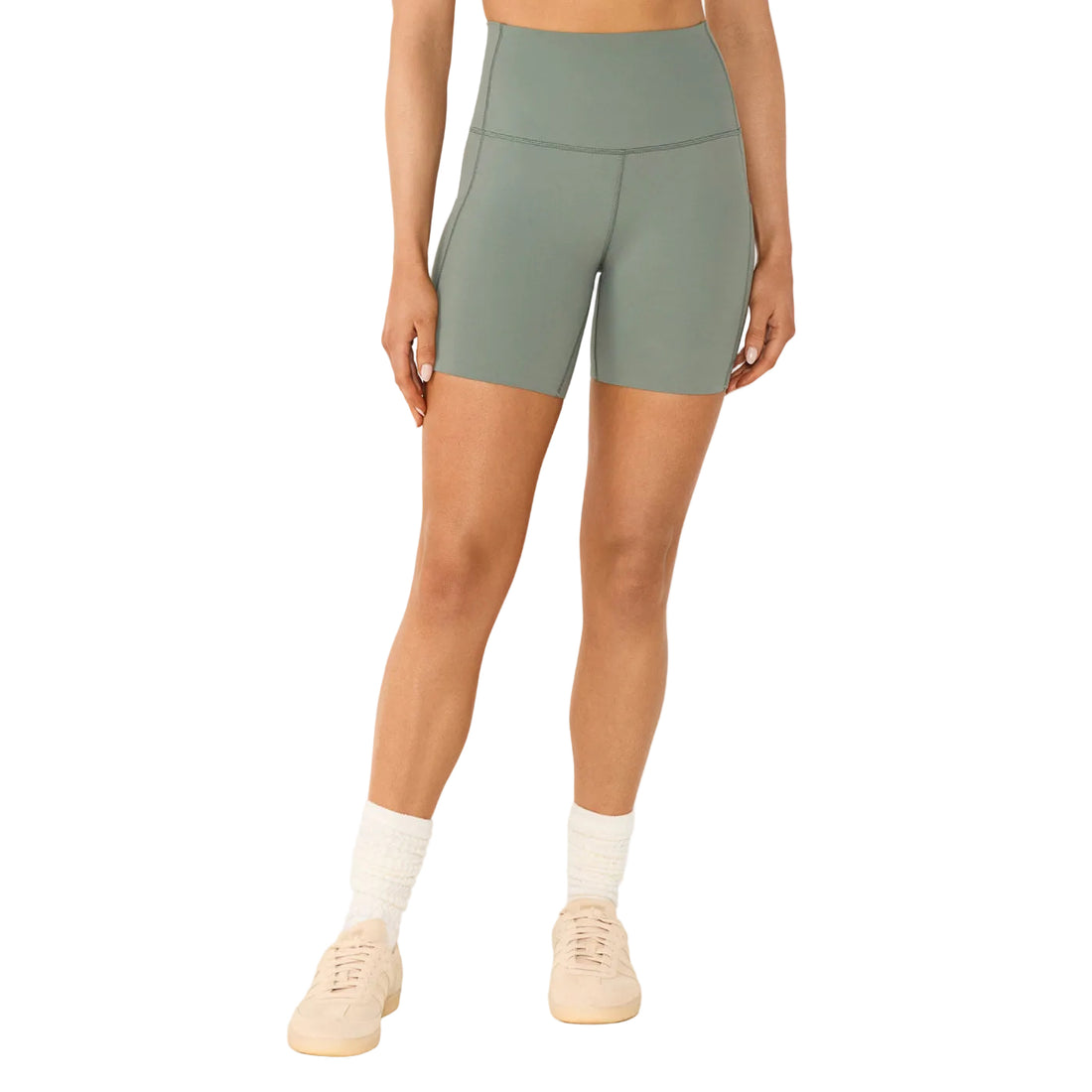 WOMEN'S TAVI STASH AND DASH 6" BIKER SHORTS | LEAF