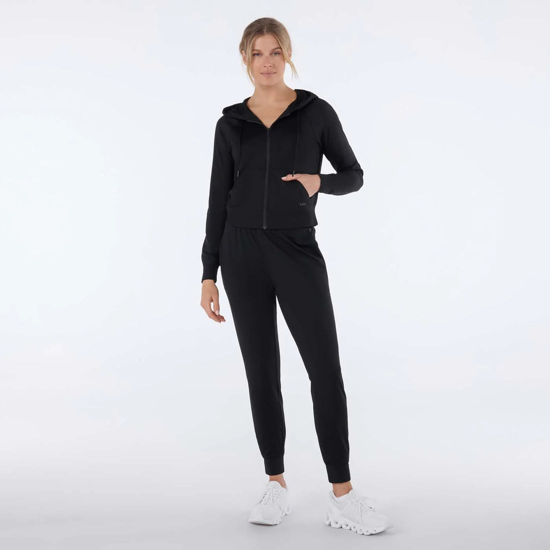 WOMEN'S TAVI SOFT TEC ZIP JOGGER | EBONY