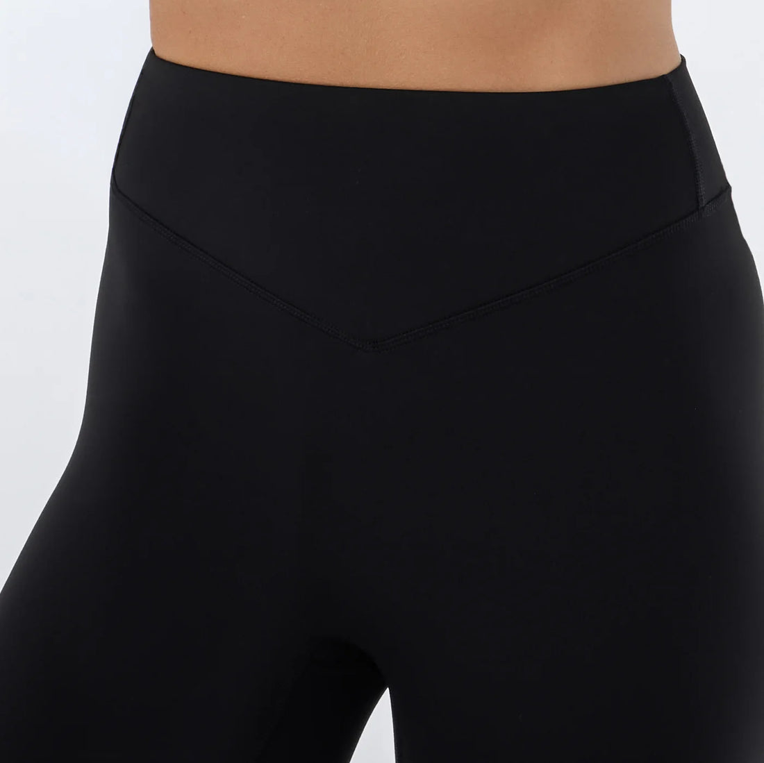 WOMEN'S TAVI HIGH WAISTED 7/8 SMOOTH RISE LEGGING | EBONY