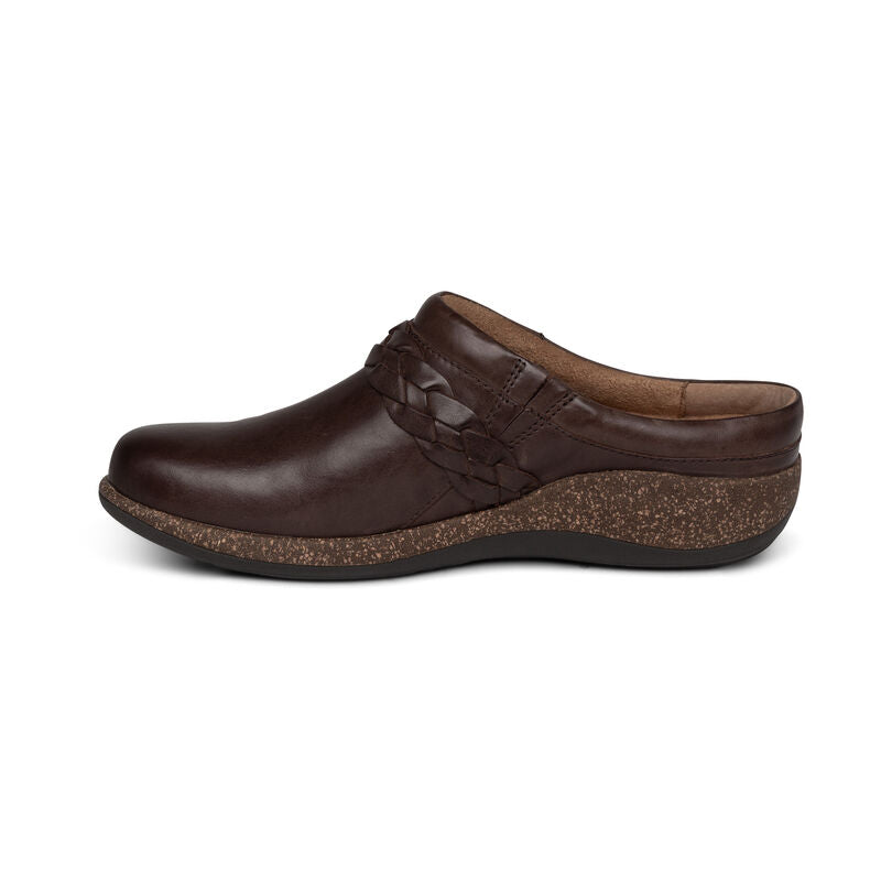 WOMEN'S AETREX LIBBY COMFORT CLOG | BROWN