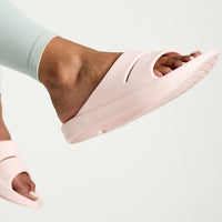 WOMEN'S OOFOS OOAHH RECOVERY SLIDE | BLUSH