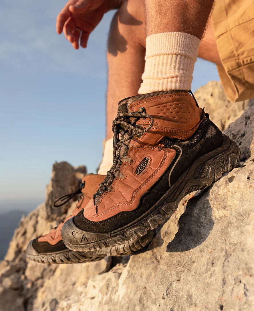 MEN'S KEEN TARGHEE IV WATERPROOF HIKING BOOT | BISON / BLACK