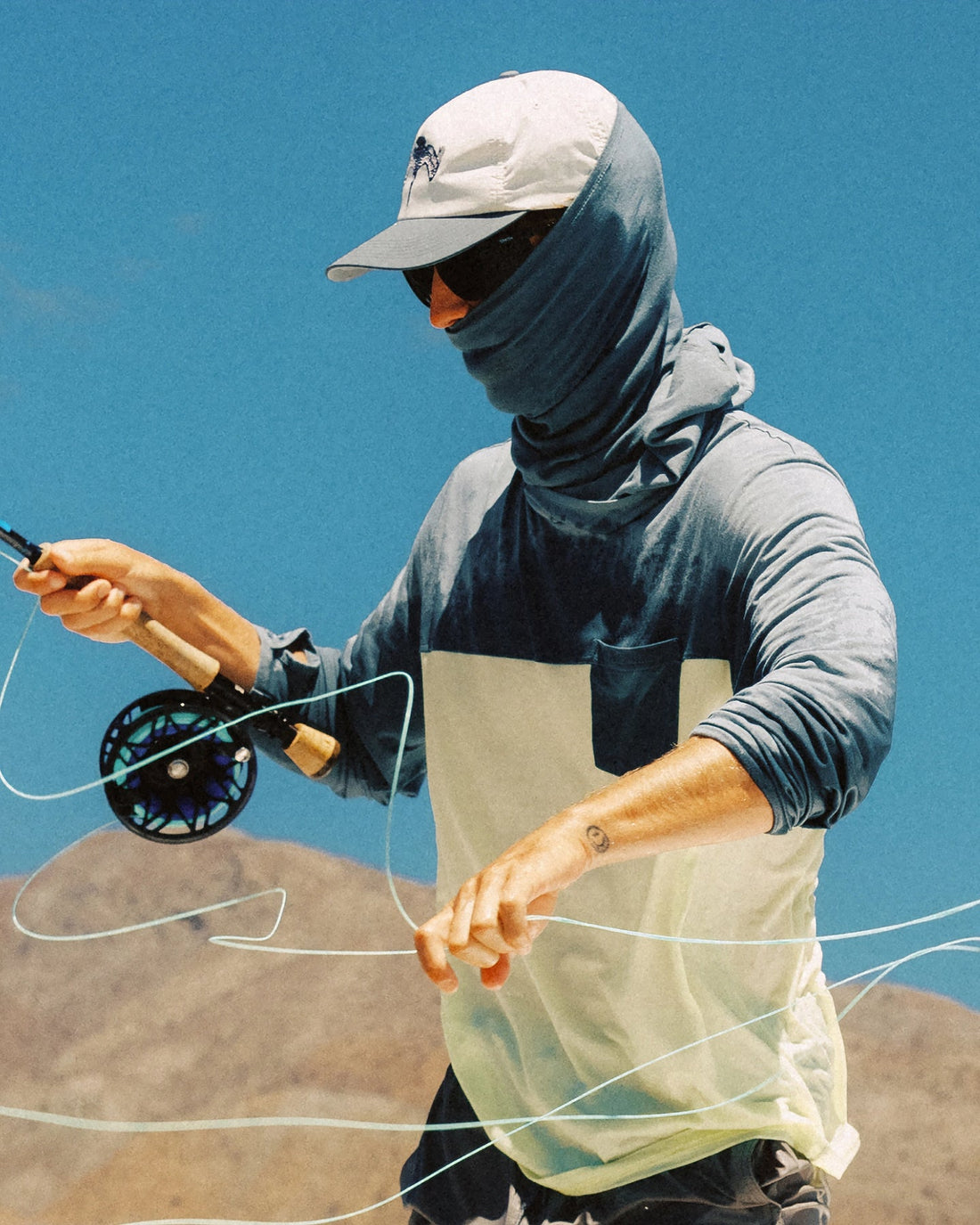 MEN'S FREE FLY BAMBOO HYBRID HOODIE | STORM CLOUD | DESERT TAN