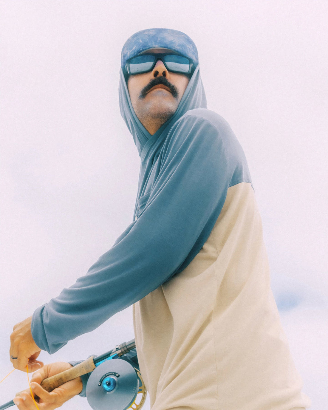 MEN'S FREE FLY BAMBOO HYBRID HOODIE | STORM CLOUD | DESERT TAN