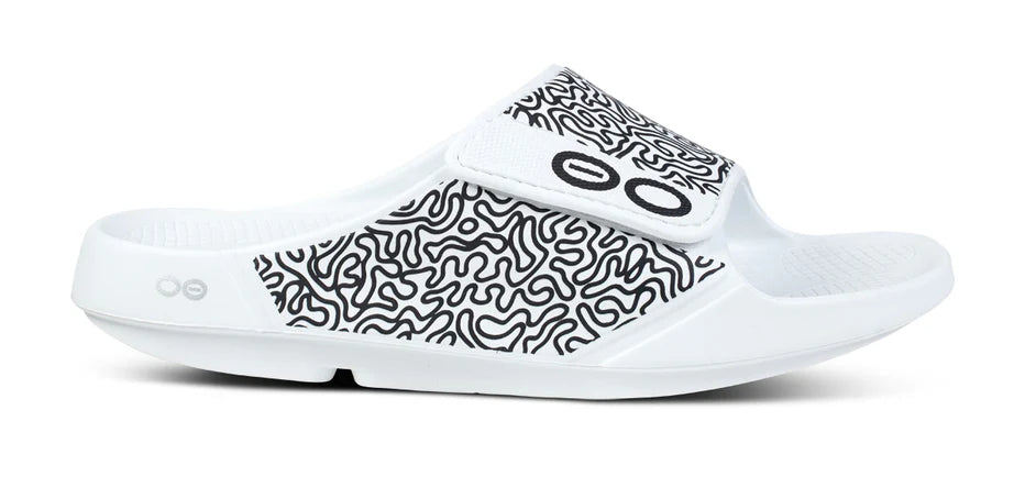 MEN'S OOFOS OOAHH SPORT FLEX LIMITED SLIDE | WHITE LABYRINTH