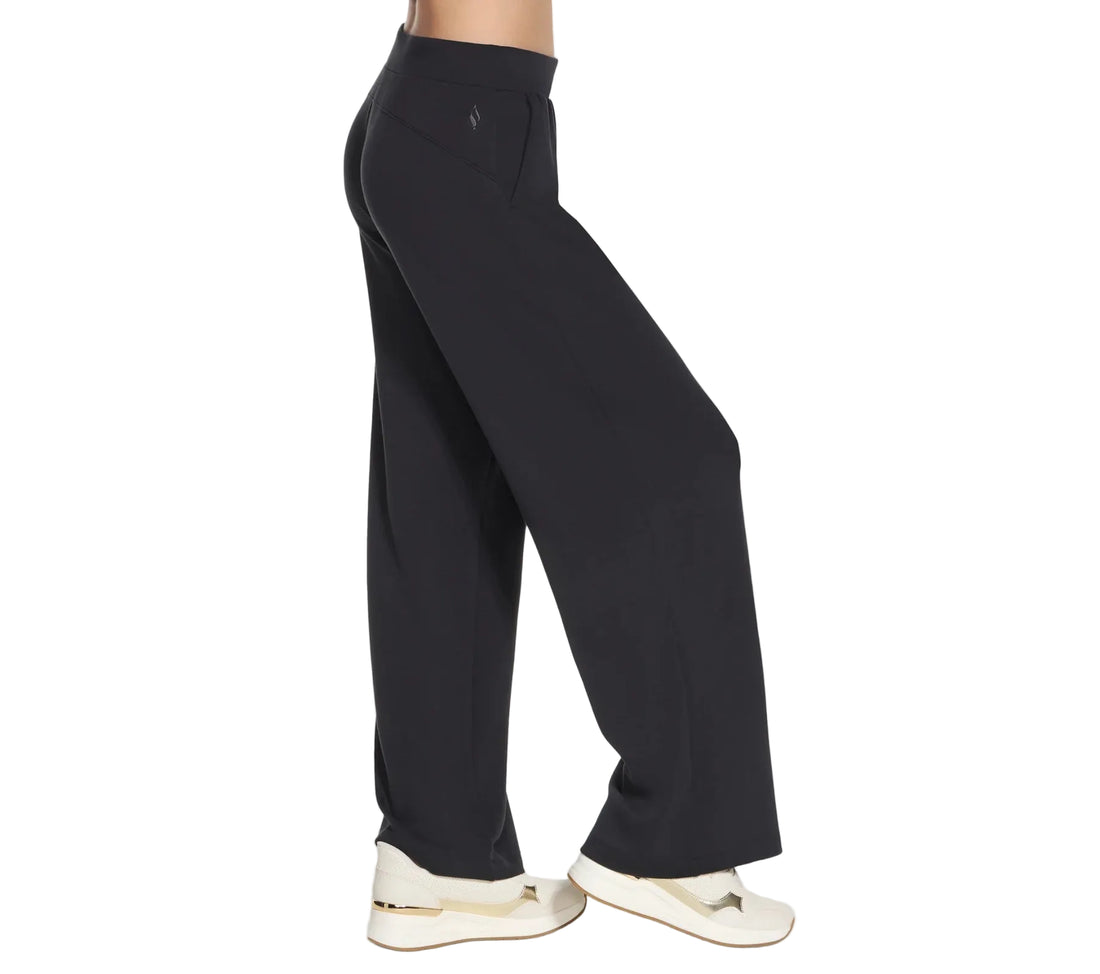 WOMEN'S SKECHERS COZY LUX RELAXED PANT | BLACK