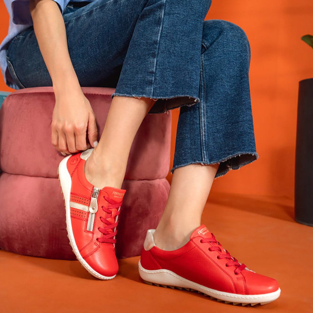 WOMEN'S REMONTE LIV 32 | SCARLET | MUSCHEL